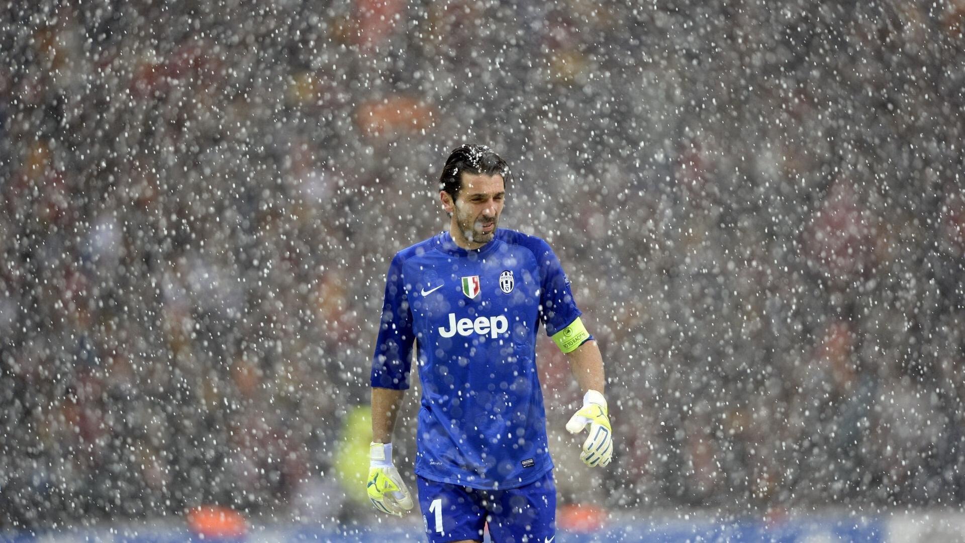 母爱铸就绿茵传奇，亚马尔母亲多年辛勤付出，成就儿子璀璨足球路